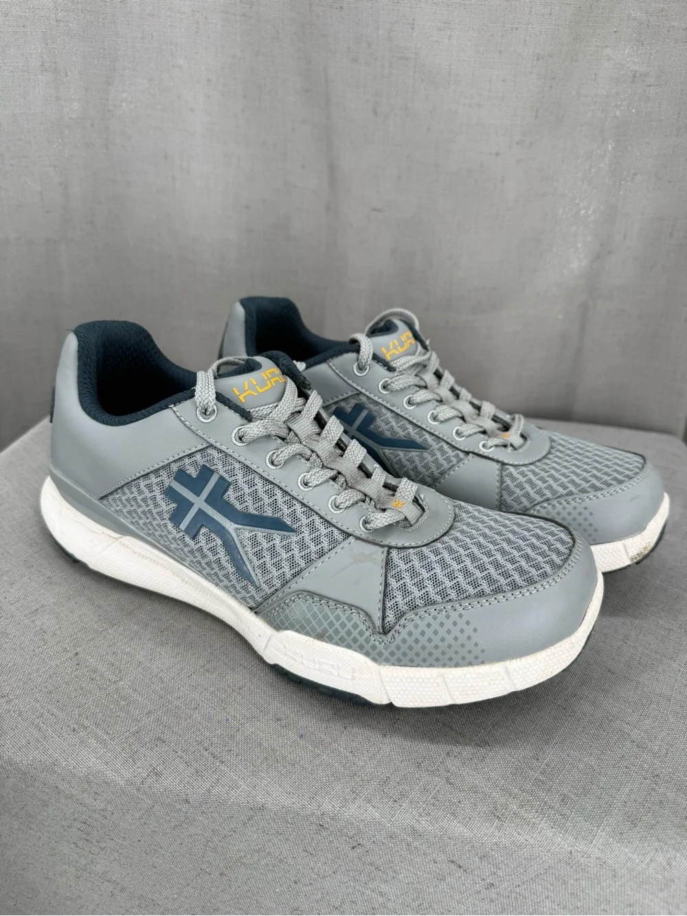 Kuru Quantum 2.0 mens Size 8.5 Medium Gray Athletic Running Shoes Sneakers